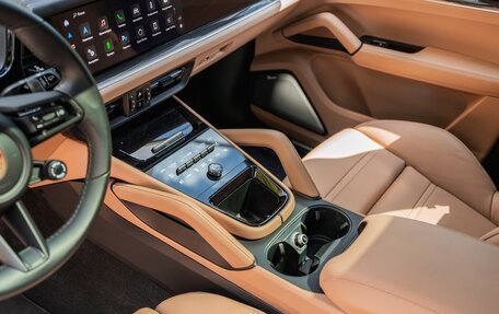 Porsche Cayenne III, 2024 год, 23 000 000 рублей, 21 фотография