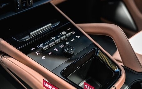Porsche Cayenne III, 2024 год, 23 000 000 рублей, 32 фотография