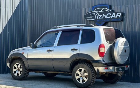 Chevrolet Niva I рестайлинг, 2003 год, 169 000 рублей, 3 фотография