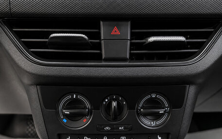 Volkswagen Polo VI (EU Market), 2021 год, 1 650 000 рублей, 22 фотография