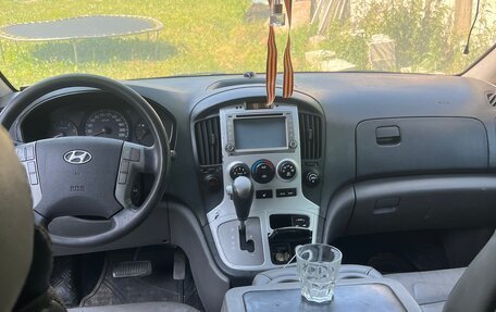 Hyundai Grand Starex Grand Starex I рестайлинг 2, 2013 год, 1 200 000 рублей, 17 фотография