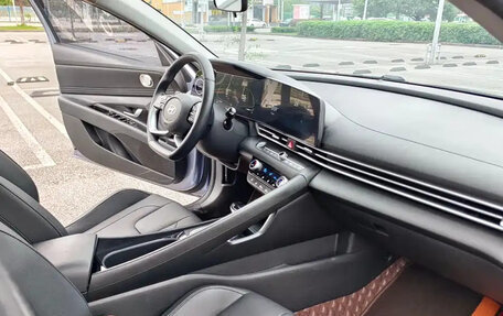 Hyundai Elantra, 2023 год, 1 290 000 рублей, 17 фотография