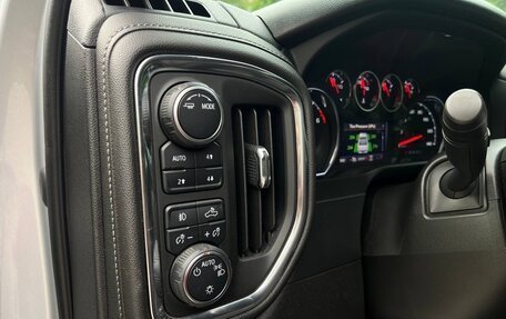 Chevrolet Silverado, 2021 год, 6 500 000 рублей, 16 фотография
