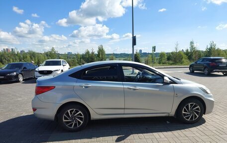 Hyundai Solaris II рестайлинг, 2012 год, 800 000 рублей, 3 фотография