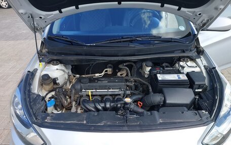 Hyundai Solaris II рестайлинг, 2012 год, 800 000 рублей, 6 фотография