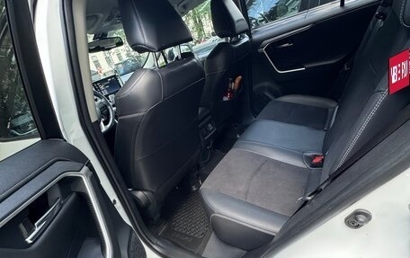 Toyota RAV4, 2020 год, 3 430 000 рублей, 4 фотография