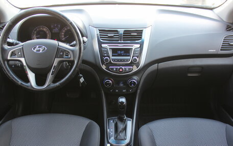 Hyundai Solaris II рестайлинг, 2015 год, 997 000 рублей, 7 фотография