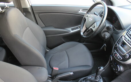 Hyundai Solaris II рестайлинг, 2015 год, 997 000 рублей, 14 фотография