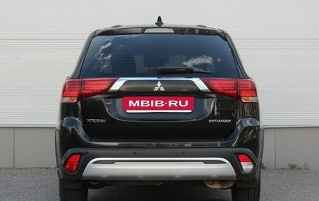 Mitsubishi Outlander III рестайлинг 3, 2019 год, 1 937 000 рублей, 4 фотография