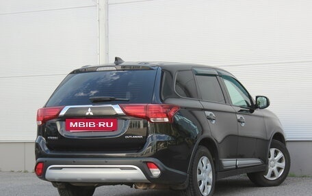 Mitsubishi Outlander III рестайлинг 3, 2019 год, 1 937 000 рублей, 2 фотография
