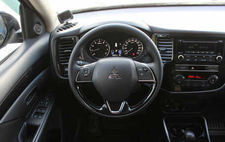 Mitsubishi Outlander III рестайлинг 3, 2019 год, 1 937 000 рублей, 16 фотография
