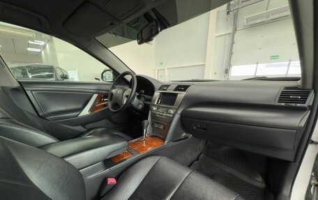 Toyota Camry, 2011 год, 1 370 000 рублей, 18 фотография