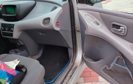Nissan Almera Tino i, 2003 год, 199 000 рублей, 4 фотография