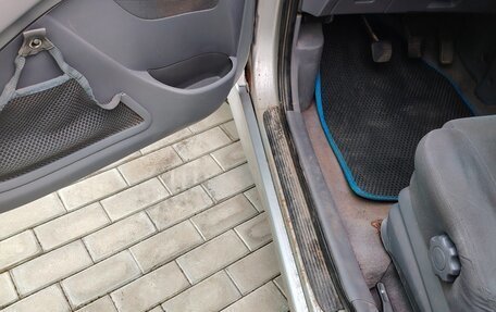 Nissan Almera Tino i, 2003 год, 199 000 рублей, 11 фотография