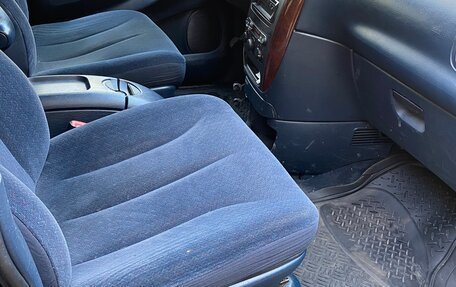 Chrysler Town & Country IV, 2002 год, 450 000 рублей, 19 фотография