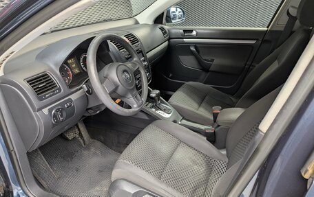 Volkswagen Jetta VI, 2010 год, 777 000 рублей, 11 фотография