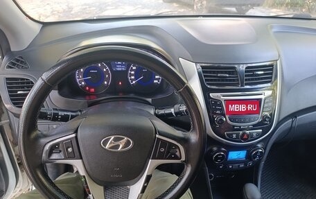 Hyundai Solaris II рестайлинг, 2012 год, 700 000 рублей, 1 фотография