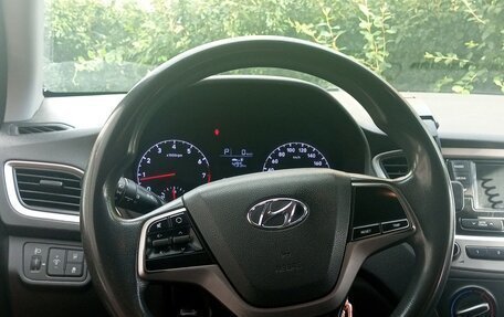 Hyundai Solaris II рестайлинг, 2018 год, 1 150 000 рублей, 7 фотография