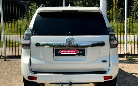 Toyota Land Cruiser Prado 150 рестайлинг 2, 2017 год, 3 699 000 рублей, 5 фотография