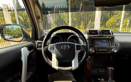 Toyota Land Cruiser Prado 150 рестайлинг 2, 2017 год, 3 699 000 рублей, 11 фотография