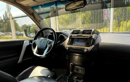 Toyota Land Cruiser Prado 150 рестайлинг 2, 2017 год, 3 699 000 рублей, 9 фотография