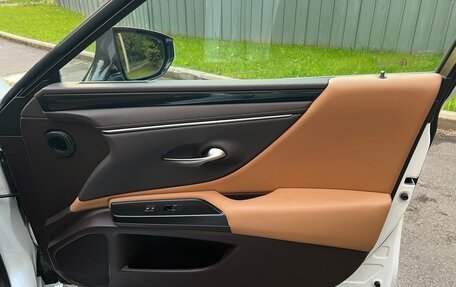 Lexus ES VII, 2021 год, 3 450 000 рублей, 29 фотография