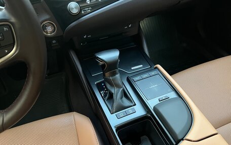 Lexus ES VII, 2021 год, 3 450 000 рублей, 38 фотография