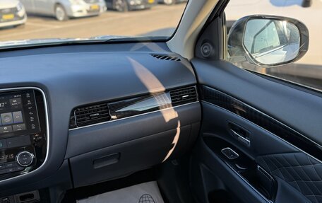 Mitsubishi Outlander III рестайлинг 3, 2022 год, 3 449 000 рублей, 16 фотография