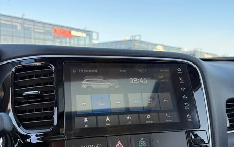 Mitsubishi Outlander III рестайлинг 3, 2022 год, 3 449 000 рублей, 17 фотография