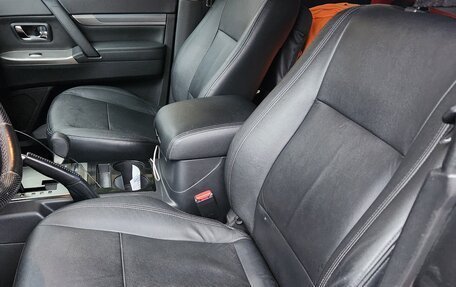 Mitsubishi Pajero IV, 2015 год, 2 990 000 рублей, 9 фотография