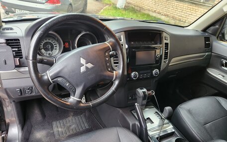 Mitsubishi Pajero IV, 2015 год, 2 990 000 рублей, 6 фотография