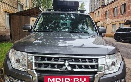 Mitsubishi Pajero IV, 2015 год, 2 990 000 рублей, 3 фотография
