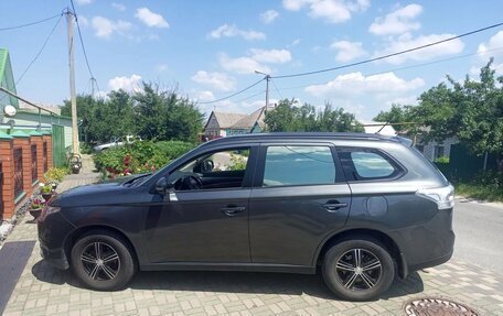 Mitsubishi Outlander III рестайлинг 3, 2013 год, 1 800 000 рублей, 3 фотография