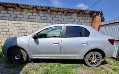 Renault Logan II, 2017 год, 780 000 рублей, 12 фотография