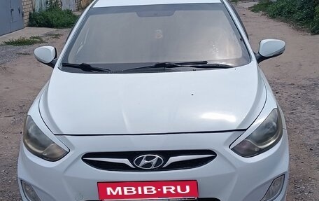 Hyundai Solaris II рестайлинг, 2012 год, 700 000 рублей, 6 фотография
