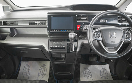 Honda Stepwgn IV, 2016 год, 1 849 000 рублей, 14 фотография