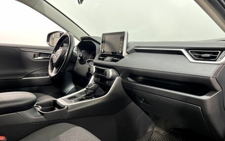 Toyota RAV4, 2020 год, 3 100 000 рублей, 12 фотография