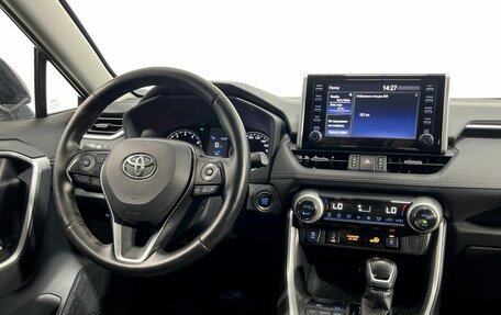 Toyota RAV4, 2020 год, 3 100 000 рублей, 15 фотография