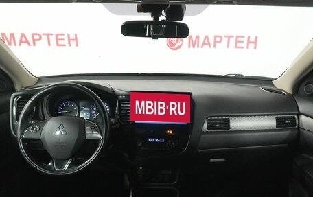 Mitsubishi Outlander III рестайлинг 3, 2018 год, 1 719 000 рублей, 15 фотография