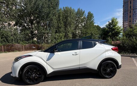 Toyota C-HR I рестайлинг, 2021 год, 2 400 000 рублей, 2 фотография