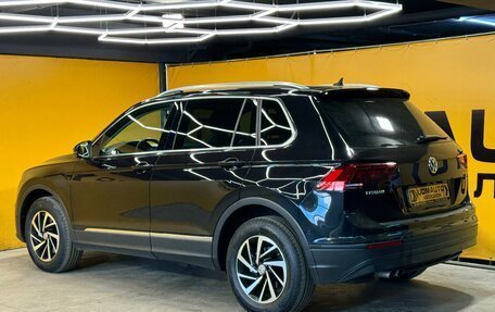 Volkswagen Tiguan II, 2018 год, 2 499 000 рублей, 6 фотография