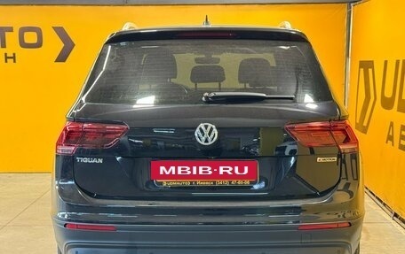 Volkswagen Tiguan II, 2018 год, 2 499 000 рублей, 5 фотография