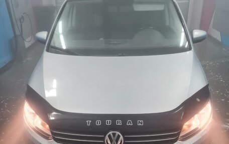 Volkswagen Touran III, 2012 год, 830 000 рублей, 2 фотография