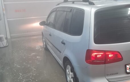 Volkswagen Touran III, 2012 год, 830 000 рублей, 8 фотография