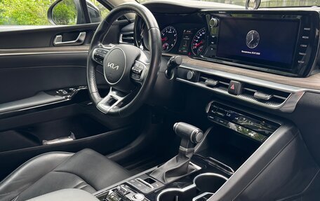 KIA K5, 2021 год, 2 600 000 рублей, 23 фотография