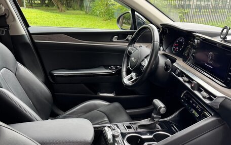 KIA K5, 2021 год, 2 600 000 рублей, 24 фотография