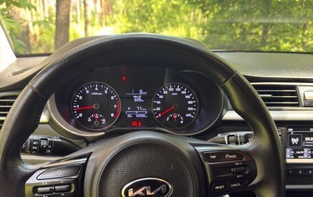 KIA Rio IV, 2018 год, 1 350 000 рублей, 10 фотография