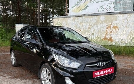 Hyundai Solaris II рестайлинг, 2011 год, 819 000 рублей, 2 фотография