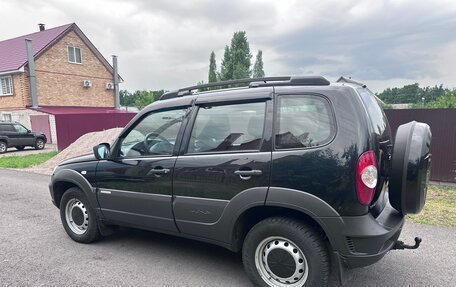 Chevrolet Niva I рестайлинг, 2016 год, 575 000 рублей, 4 фотография