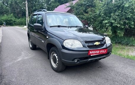 Chevrolet Niva I рестайлинг, 2016 год, 575 000 рублей, 8 фотография